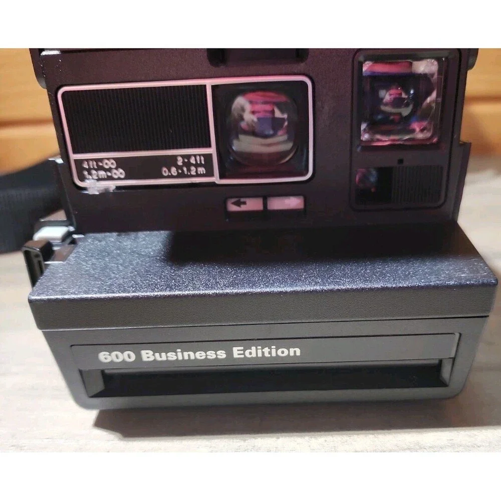 Polaroid 600 Business Edition Instant Film Camera -Camera Bag-Camera Not Tested